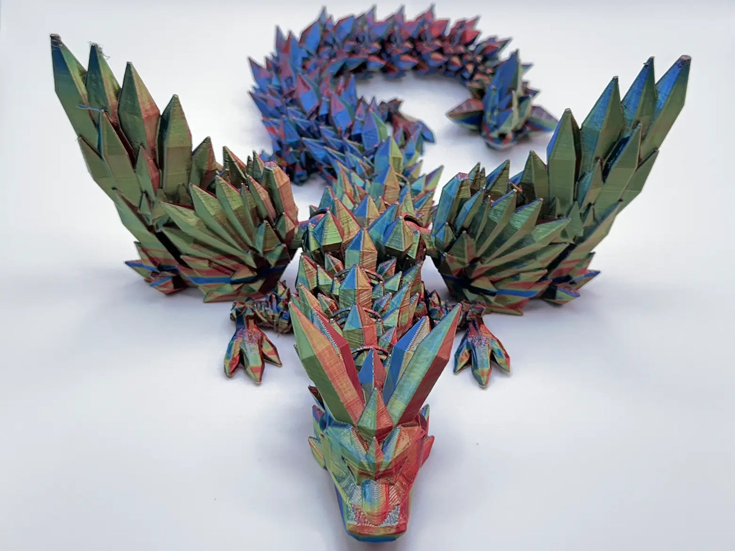 Dragón Winged: Verde Rojo Azul